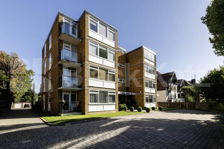Modern Apartment The Oaks, Queens Park